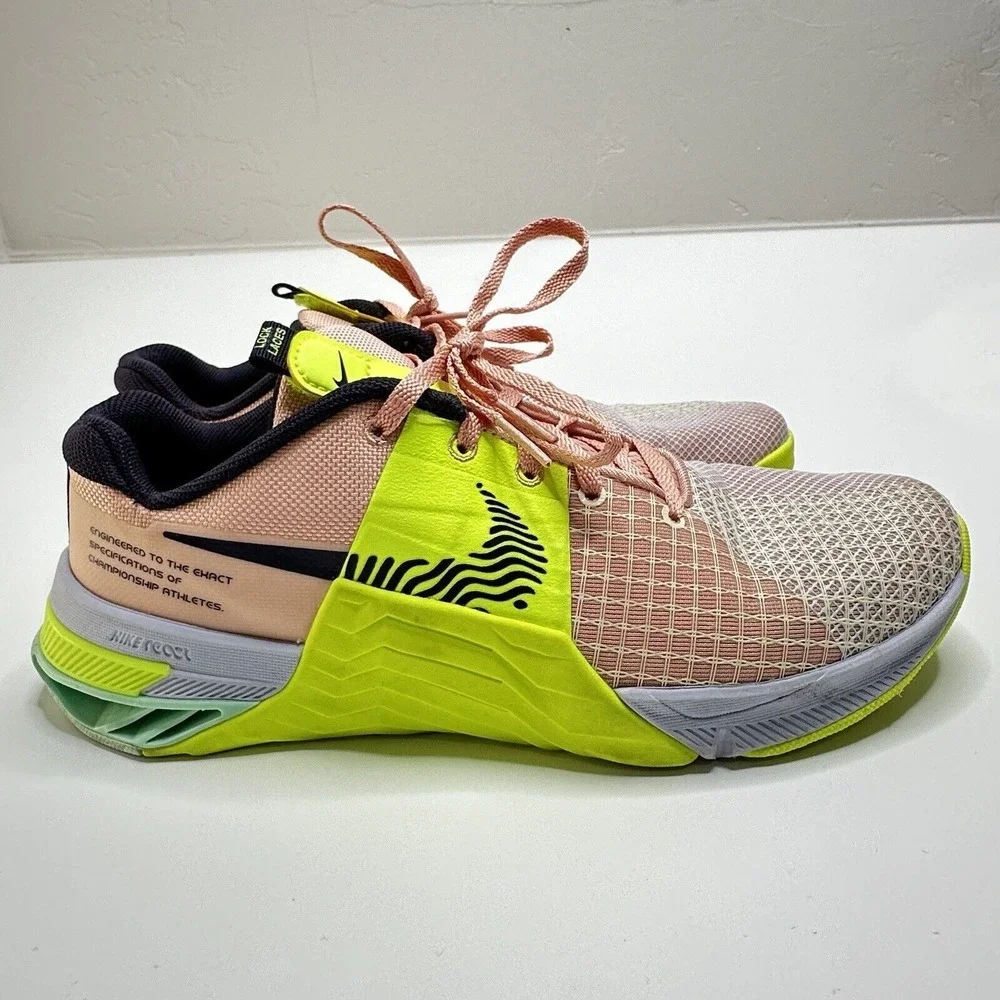 Nike Women's Size 9 Metcon 8 Arctic Orange‎ Volt DO9327-800 Training Shoes